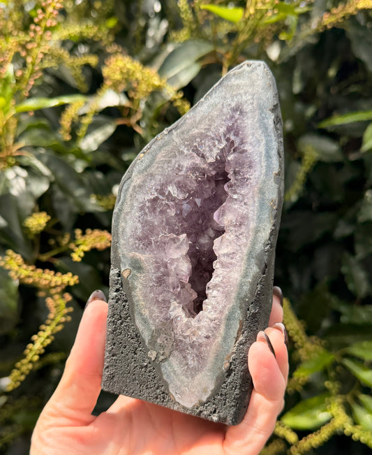 Small Amethyst Cathedral Geode – 922g
