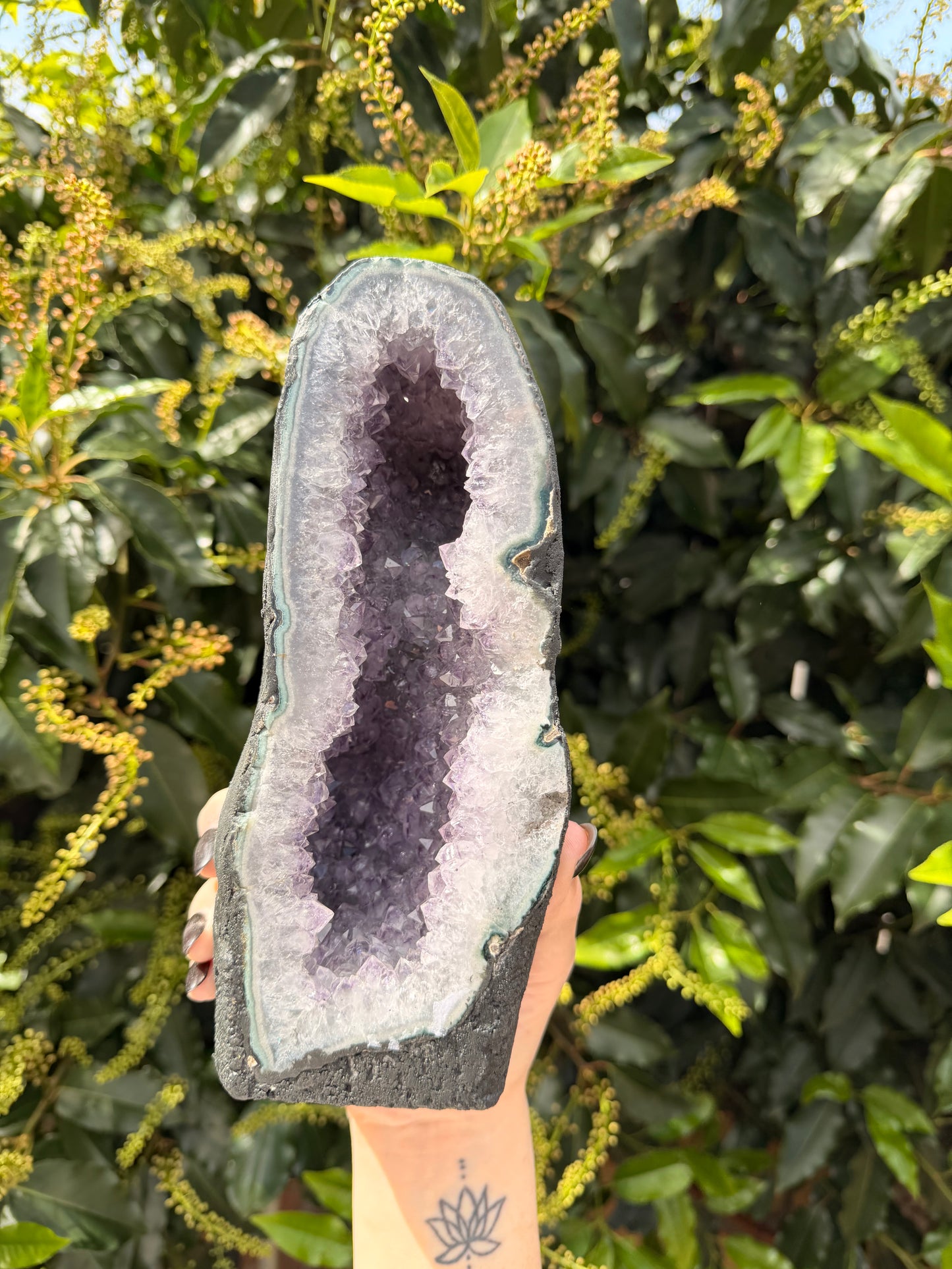 Large Amethyst Cathedral Geode – 21cm | 2.129kg